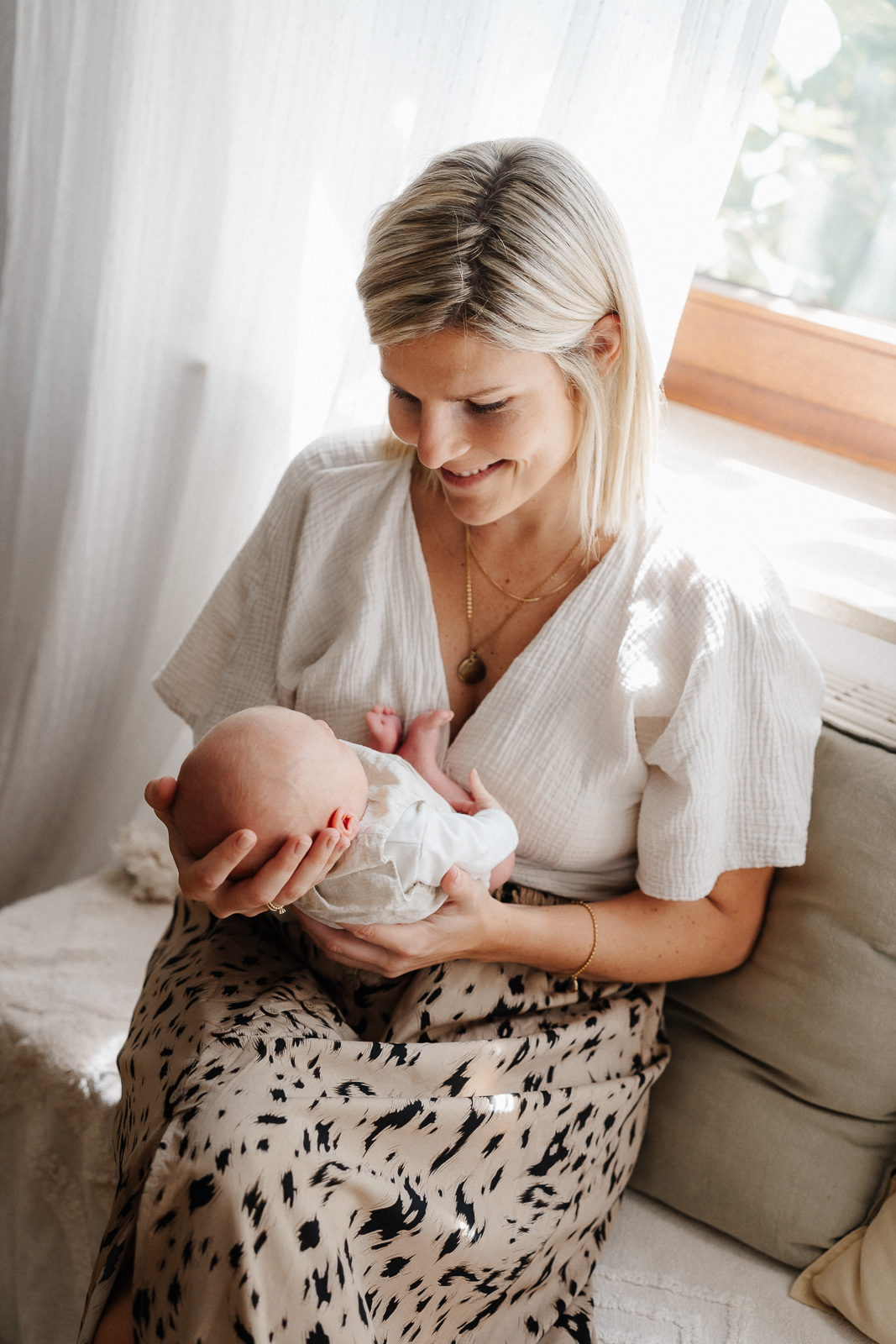 Neugeborenenshooting. Neugeborenenfotografie. Babyshooting. Babyfotografie. Babybilder. Neugeborenenbilder. Portrait Baby. Homestory. Fotograf Heilbronn. Fotograf Hohenlohe. Fotograf Öhringen.